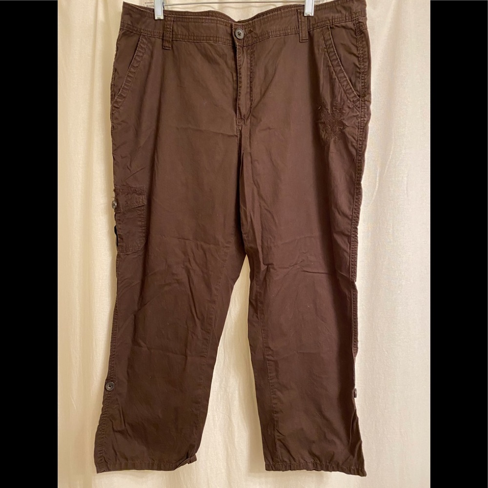 Dress Barn Embroidered Cropped pants, size 16